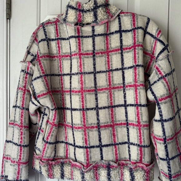 J. NNA Sherpa Quarter Zip - Picture 8 of 11